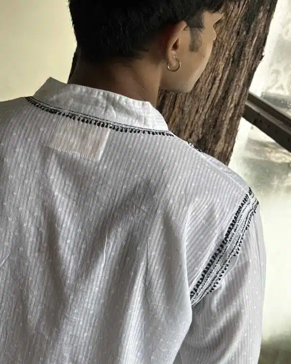 Malmal Chikankari Mens Kurtas - L & Xl - Image 4