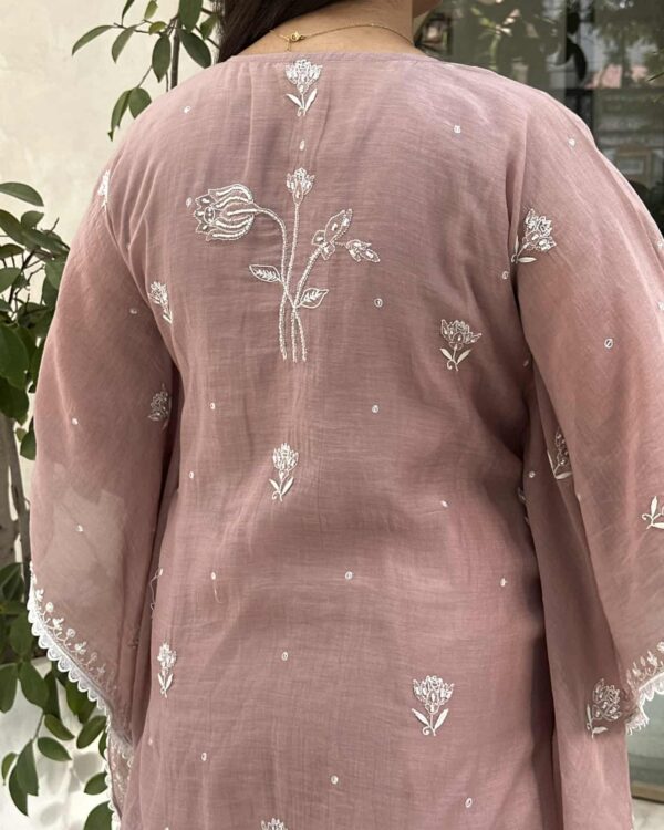 Malmal Chikankari Cropped Kaftans - Image 6