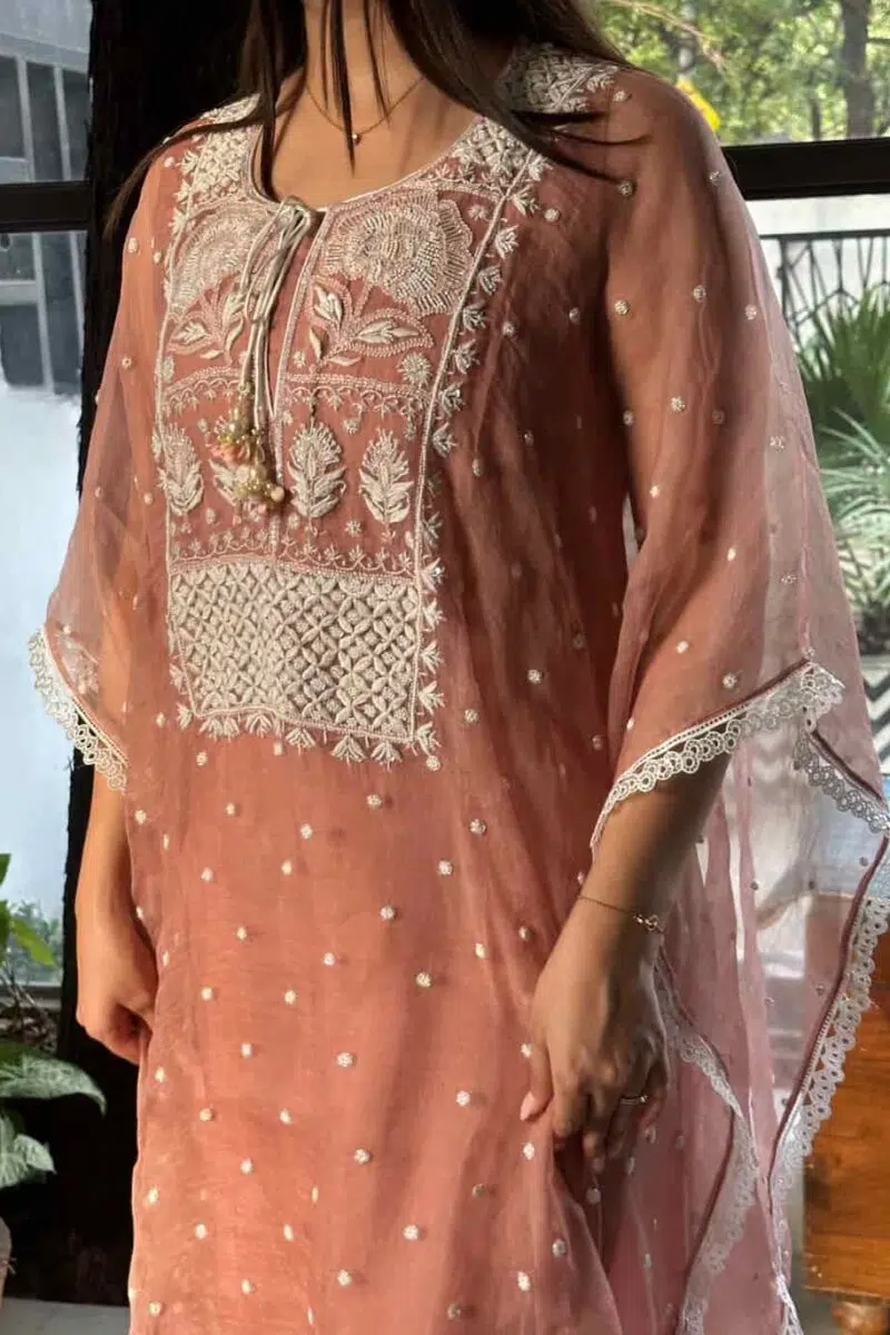 Noor Kaftan