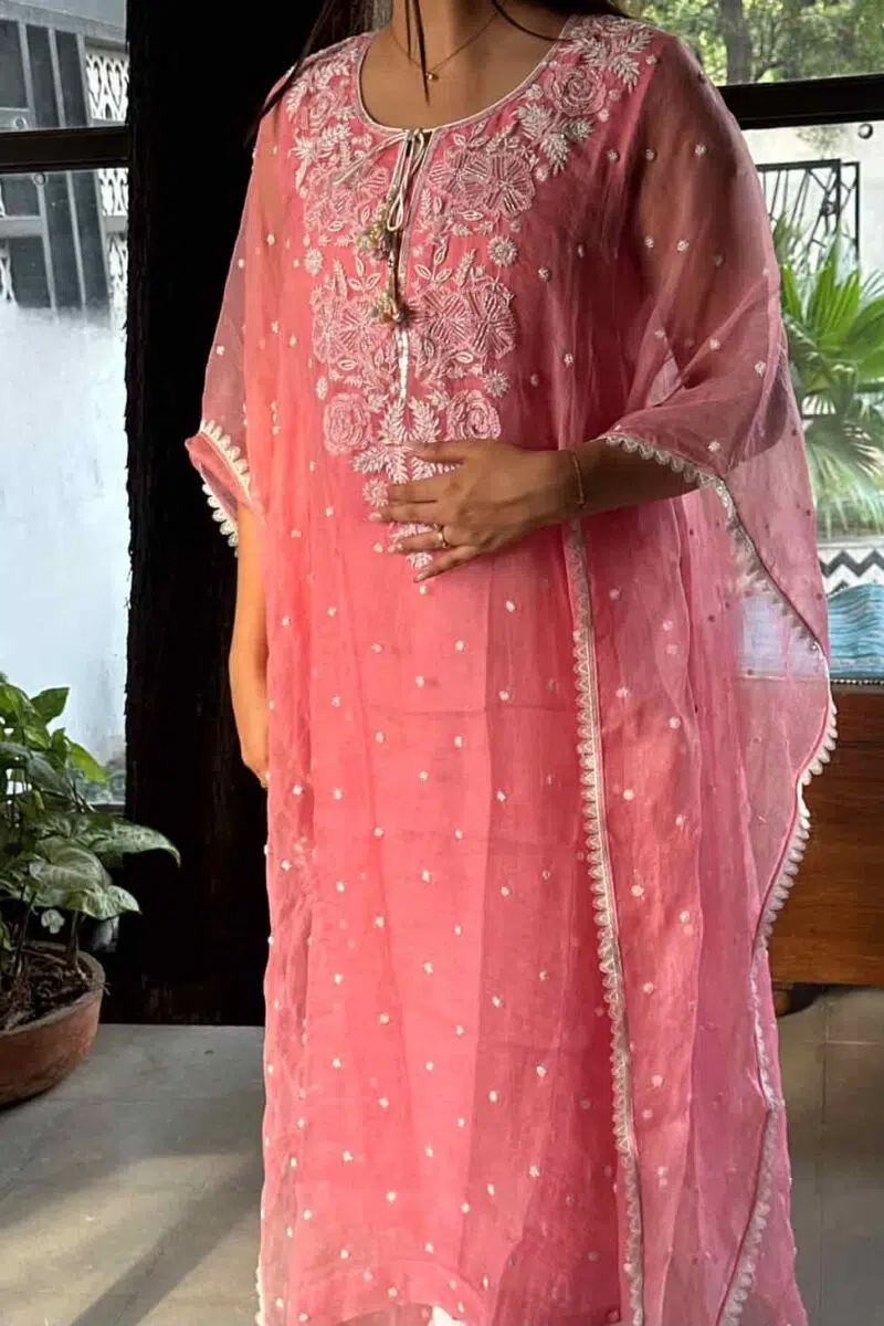 Noor Kaftan