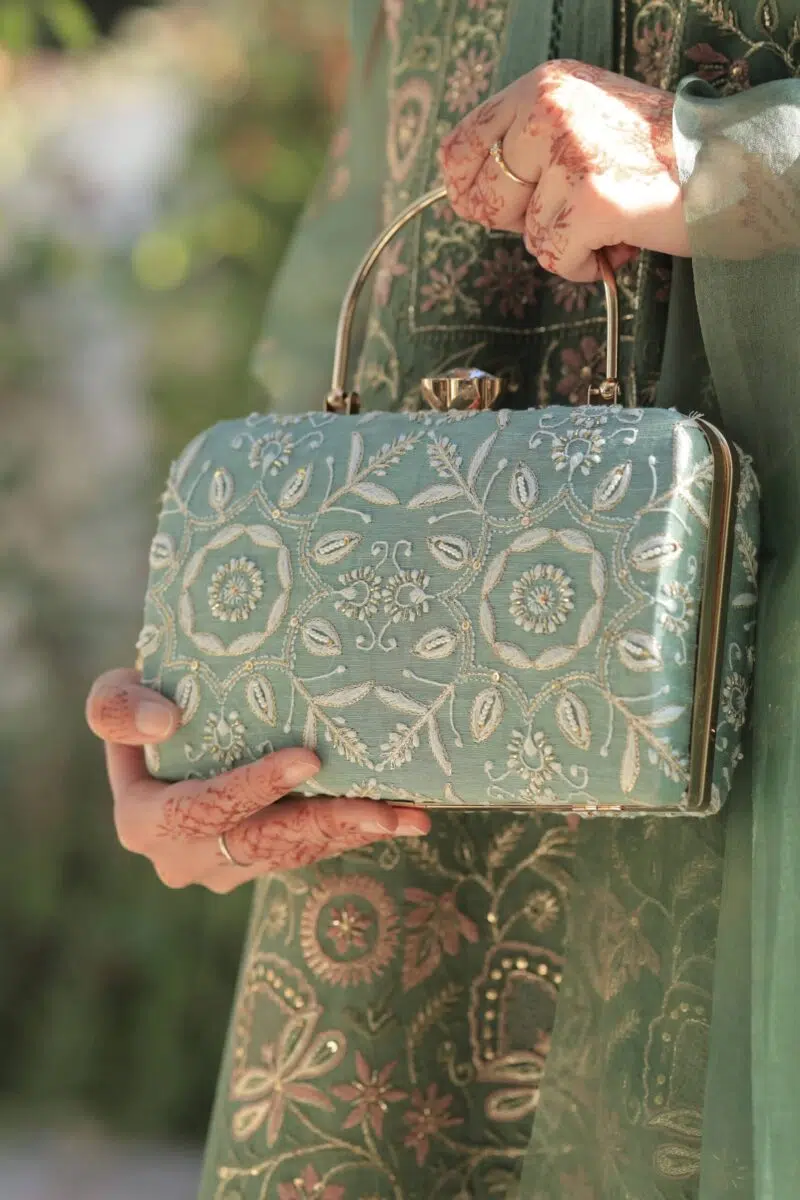 Chikankari Sling Clutch