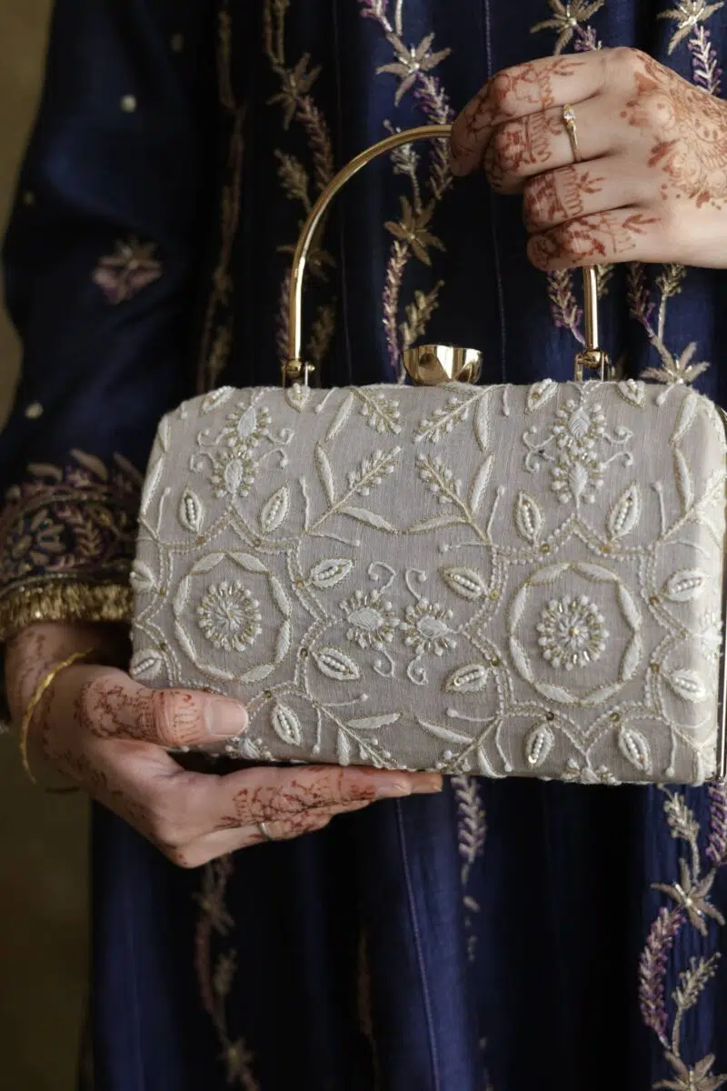 Chikankari Sling Clutch