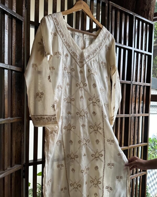 Mulberry silk resham Chikankari kurta - Image 4