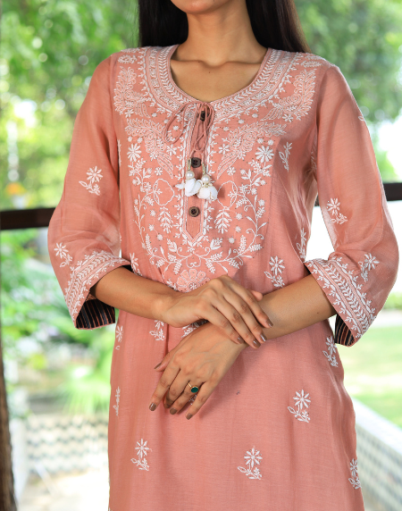 Mal Chanderi 𝑨𝒋𝒓𝒂𝒌𝒉 X Chikankari With Kamdani Work Kurta Set