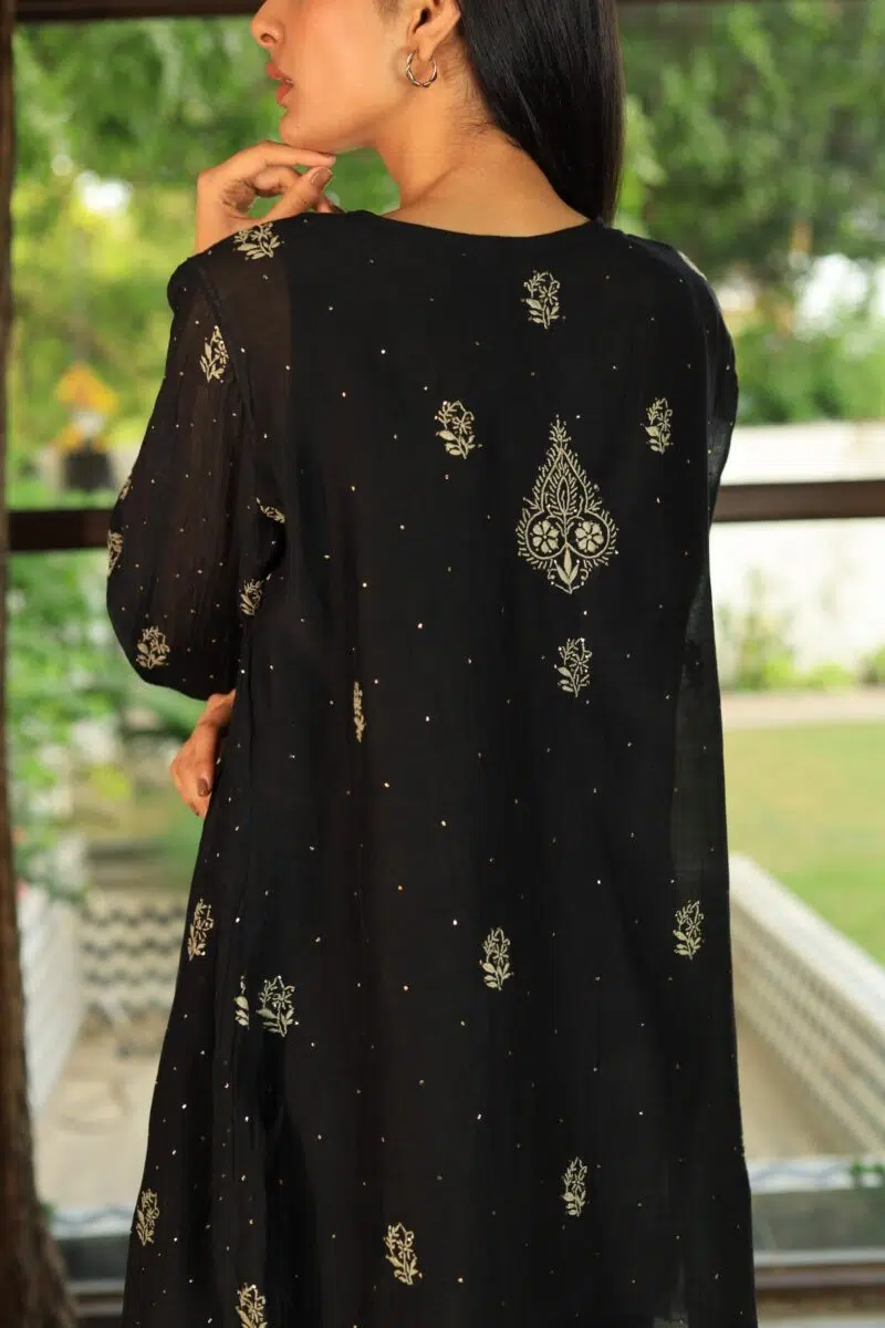 Malmal Chikankari Kamdani Short Kurti