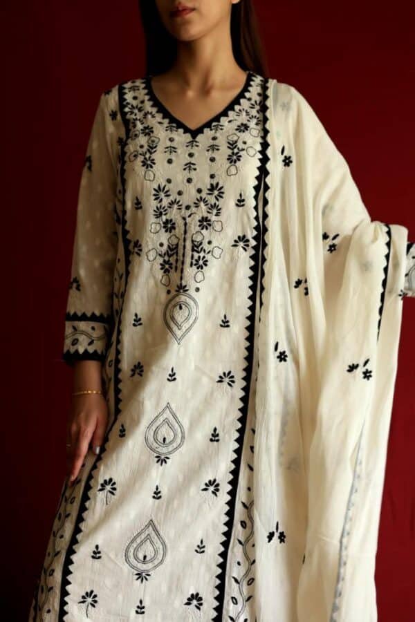 Black & White Daraz Cotton Fine Chikankari Dupatta - Image 2