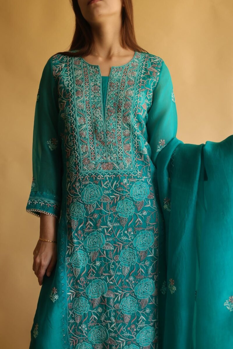 Mukaish Kamdani Noor Organza Chikankari Kurta Set
