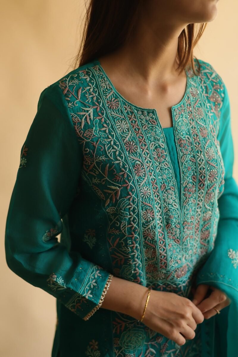 Mukaish Kamdani Noor Organza Chikankari Kurta Set