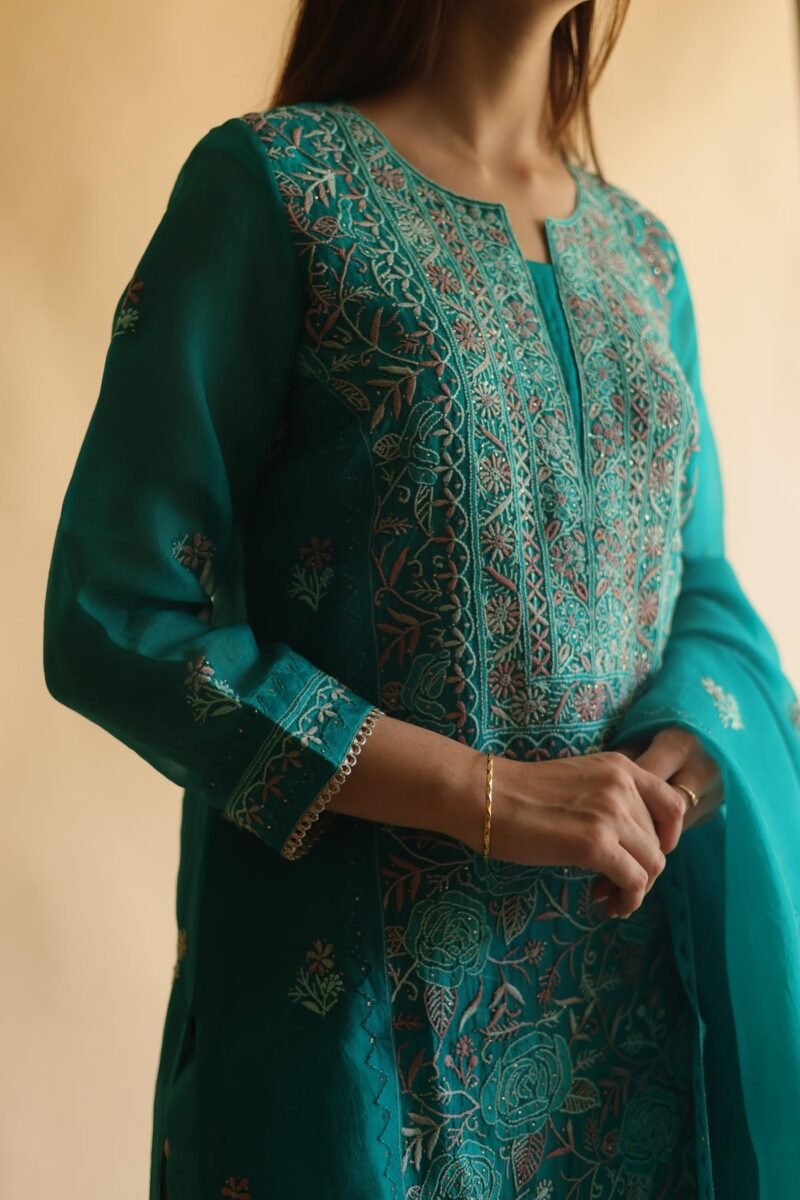 Mukaish Kamdani Noor Organza Chikankari Kurta Set